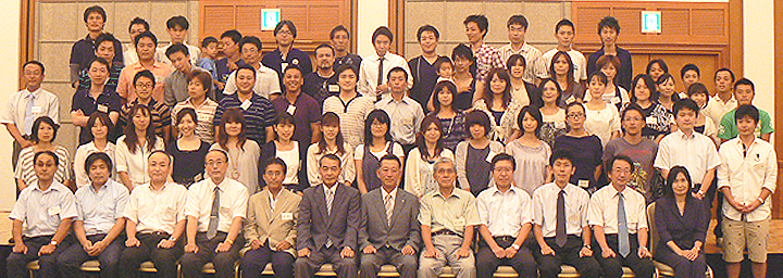 平成22年度同窓会・懇親会 全体記念写真①