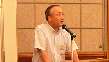 司会　同窓会副会長　原田