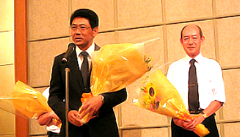 恩師へ花束贈呈＆あいさつ①